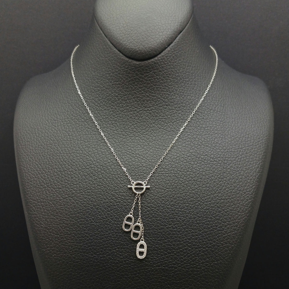 Élan Charm Necklace