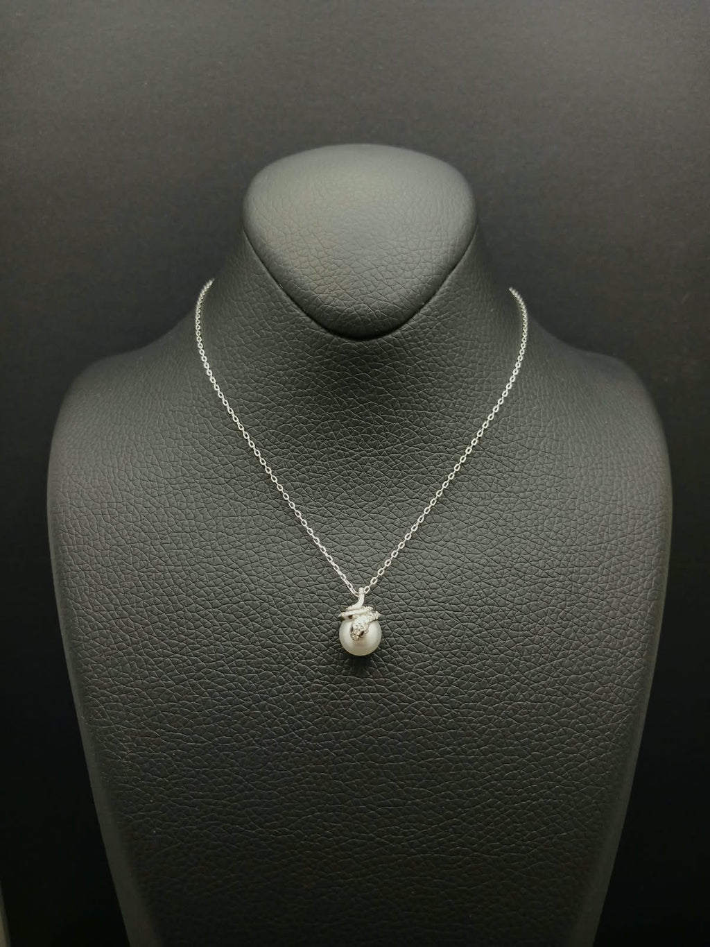 Serpent Pearl Necklace